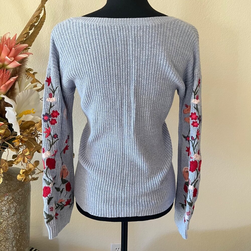 American Eagle Knit Periwinkle Top with Embroidered Floral Print On Bell Sleeves - Picture 3 of 10